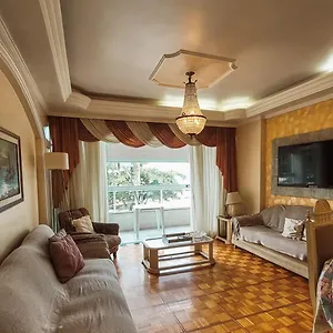 Casa de Férias Fantástico Frente Ao Mar Em, Balneário Camboriú